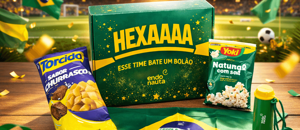 Kit Torcida Brasil é um brinde corporativo copa do mundo com caixa, bandana do brasil personalizada com logo, salgadinho torcida, pipoca e corneta personalizada para empresas.