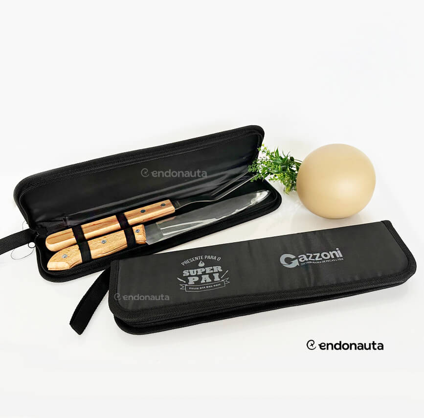 KIT CHURRASCO PARA DIA DOS PAIS COM GARFO, FACA E ESTOJO PERSONALIZADO.